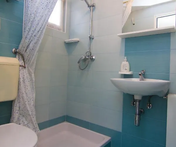 Dario アパート クルク